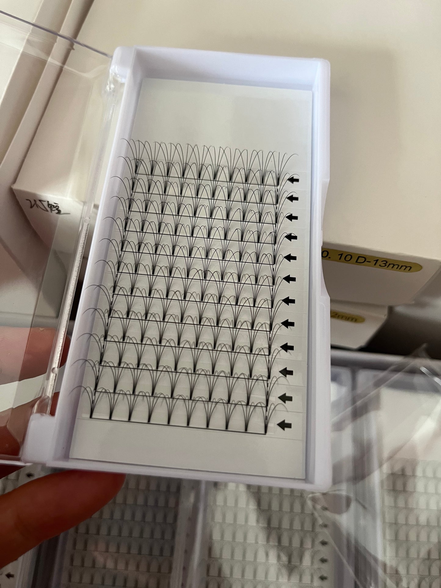 Wholesale Short Stem Premade Fans | Professional Volume Lash Extensions